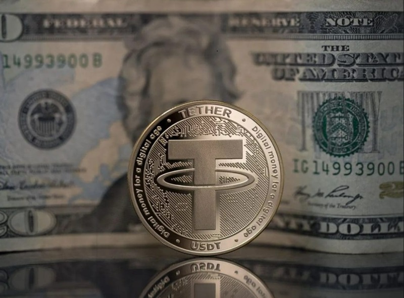 تتر بخریم یا دلار؟